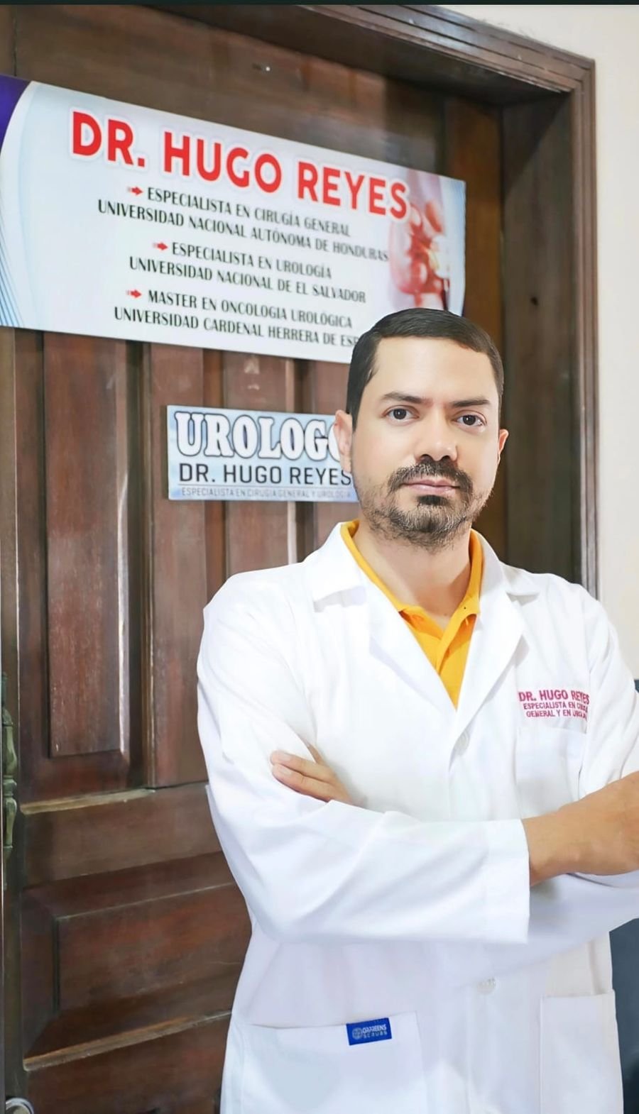 Dr. Hugo Reyes, especialista en Cirugía General y Urología